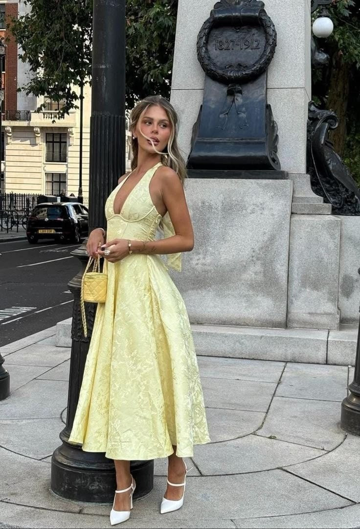 Adrienn | Alkalmi Maxi Ruha Női Hímzett V-nyakú