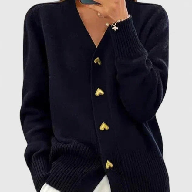 Beatrice | Strickjacke Damen V-Ausschnitt Herzknöpfe
