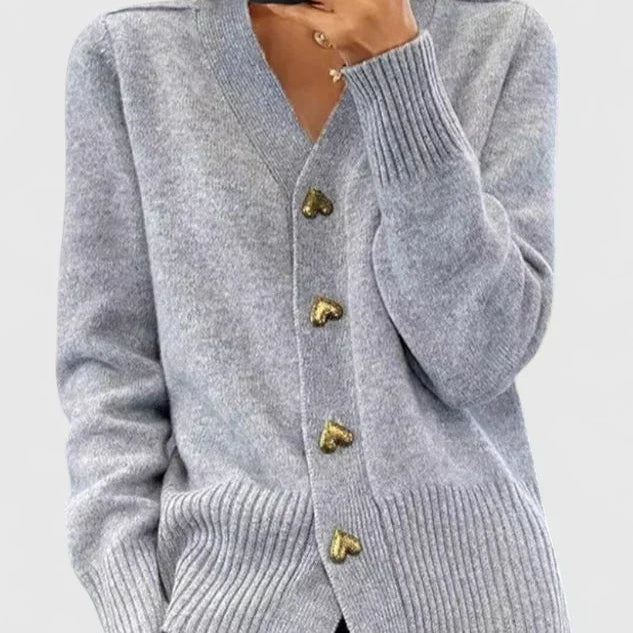 Beatrice | Strickjacke Damen V-Ausschnitt Herzknöpfe