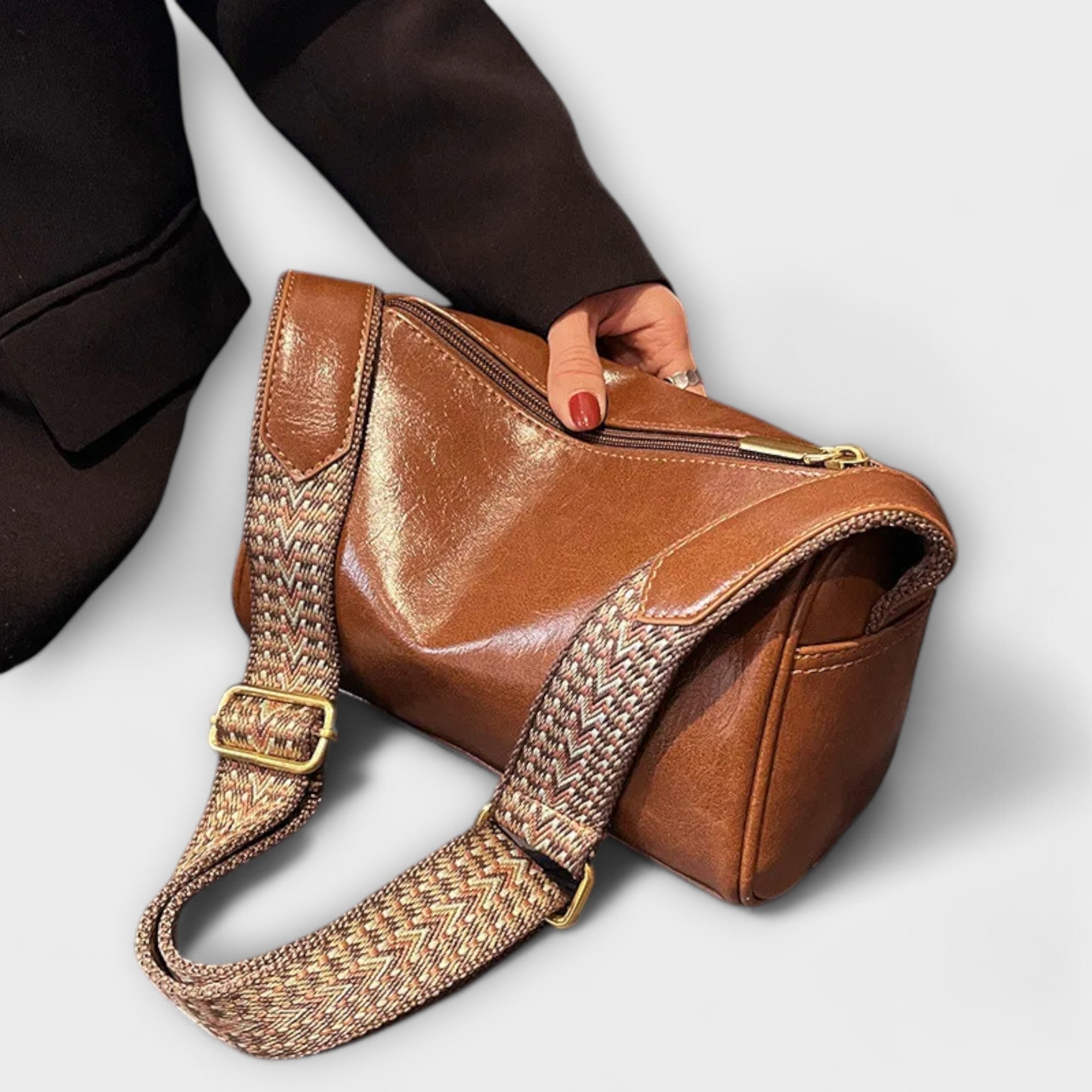 Dóra | Crossbody Táska Női Bőr Szőtt Pánttal