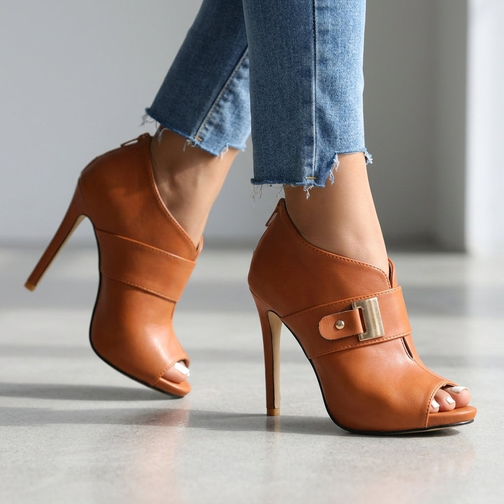 Erika | Stiletto Magassarkú Nyitott Orrú Csatos Női