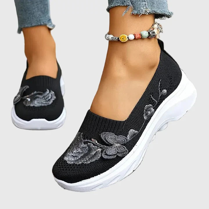 Eszter | Slip-On Sneaker Női Hímzett Pillangós