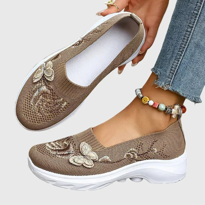 Eszter | Slip-On Sneaker Női Hímzett Pillangós