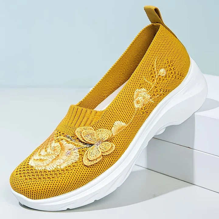 Fanni | Slip-On Cipő Hímzett Pillangós Női Kényelmes