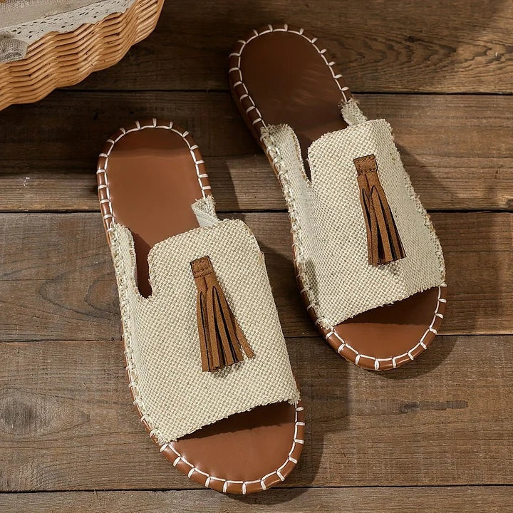 Flóra | Boho Szandál Női Lapos Bojtokkal Pántos