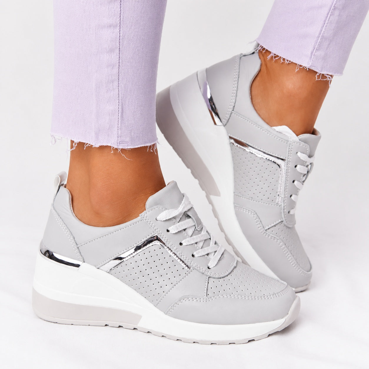 Krisztina | Sneaker Női Fűzős Perforált Sportcipő