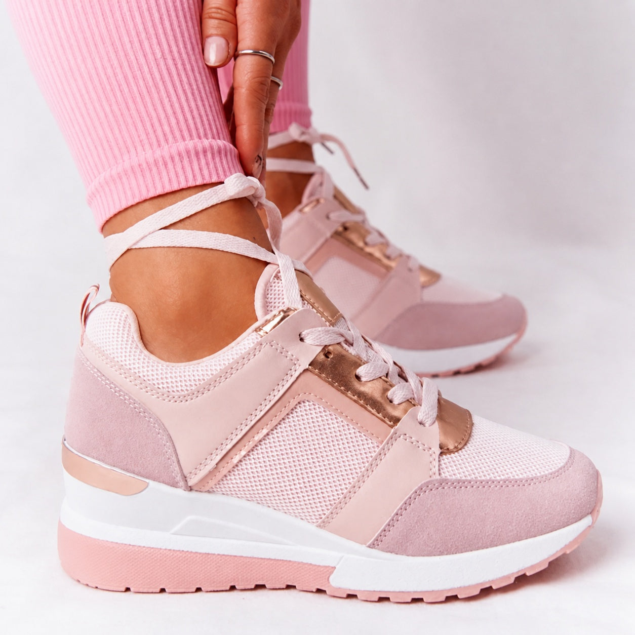 Krisztina | Sneaker Női Fűzős Perforált Sportcipő
