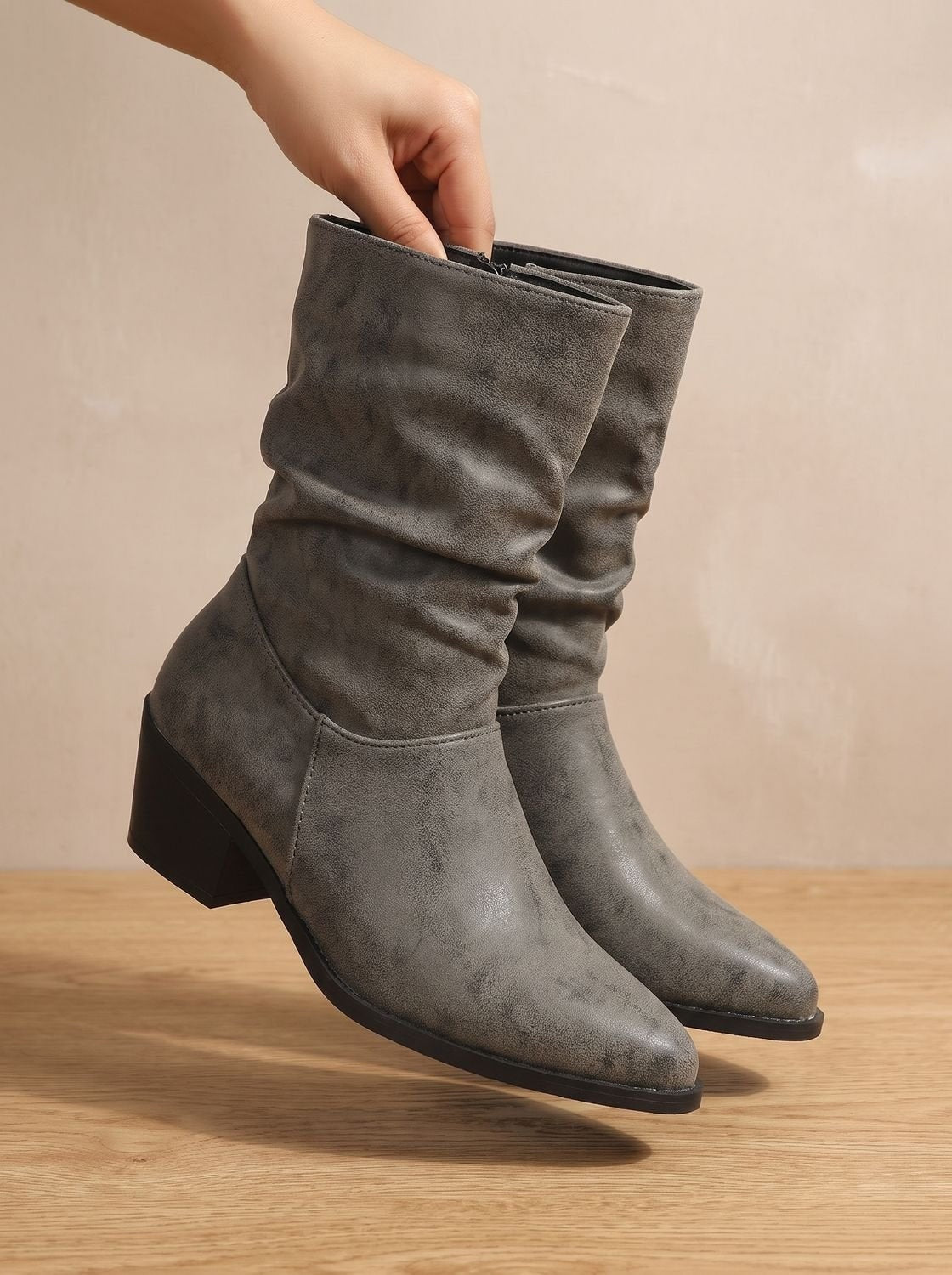 Leonie | Stiefeletten Damen Slouch Kunstleder Blockabsatz Spitze