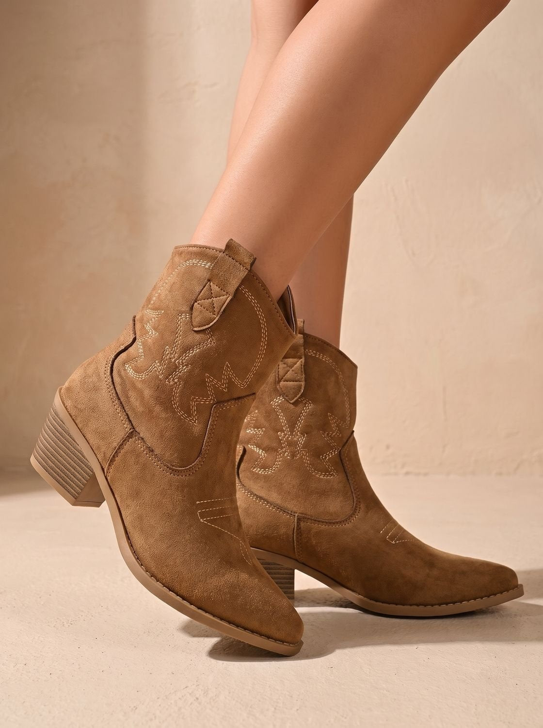 Luisa | Westernstiefelette Damen Veloursleder-Optik Blockabsatz Stickerei