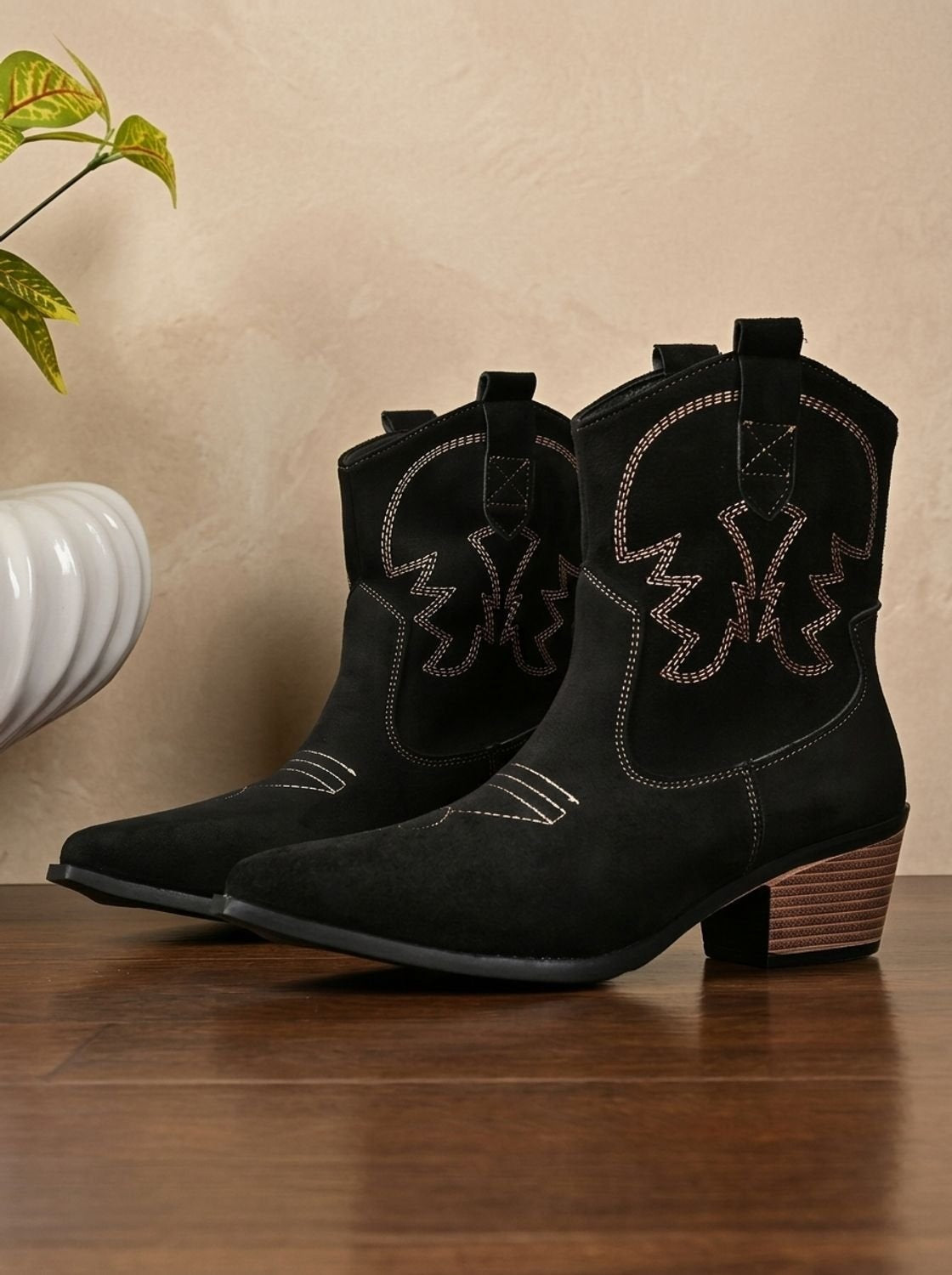 Luisa | Westernstiefelette Damen Veloursleder-Optik Blockabsatz Stickerei