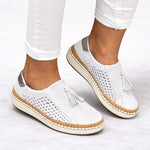 Nikolett | Slip-On Cipő Női Perforált Bojtdíszes Platform