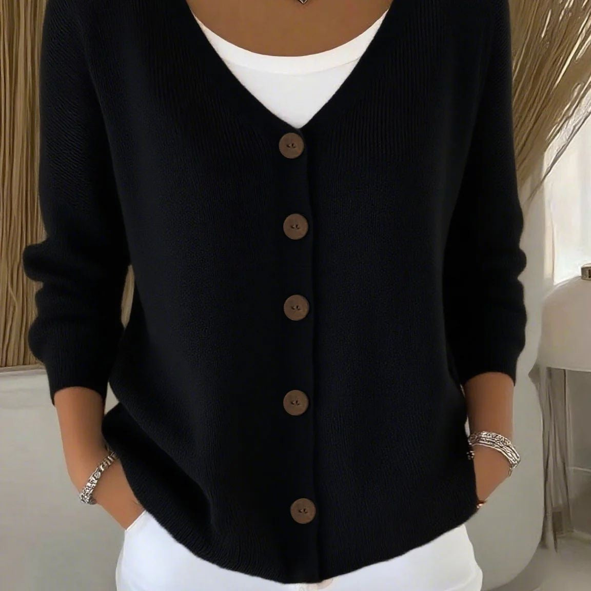 Rosalie | Strickjacke Damen V-Ausschnitt Knopfleiste Langarm